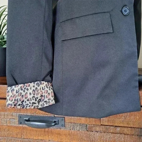 Black Blazer with Animal Print Cuffs Size Small - Picture 5 of 13